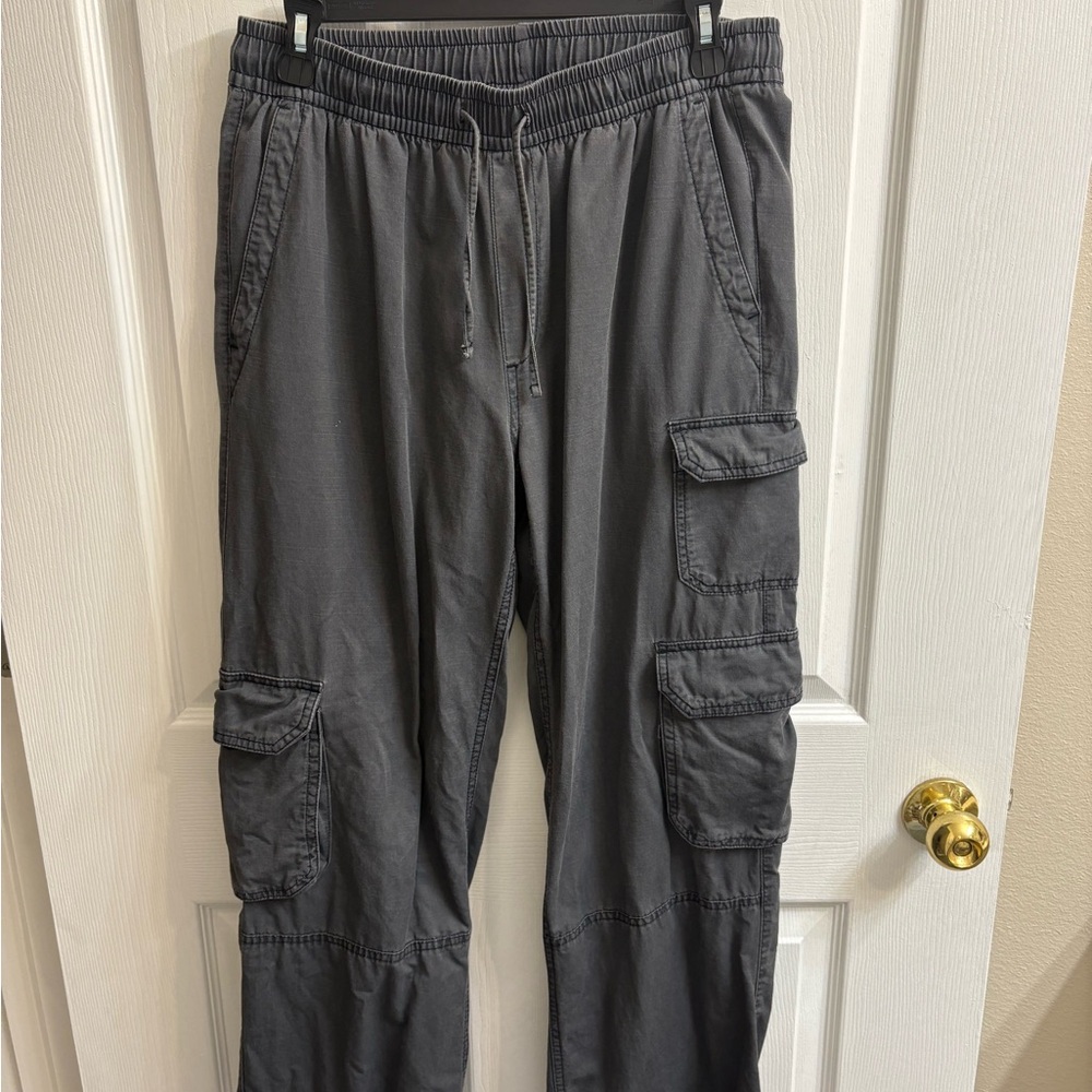 Old Navy Charcoal Cargo Pants for women